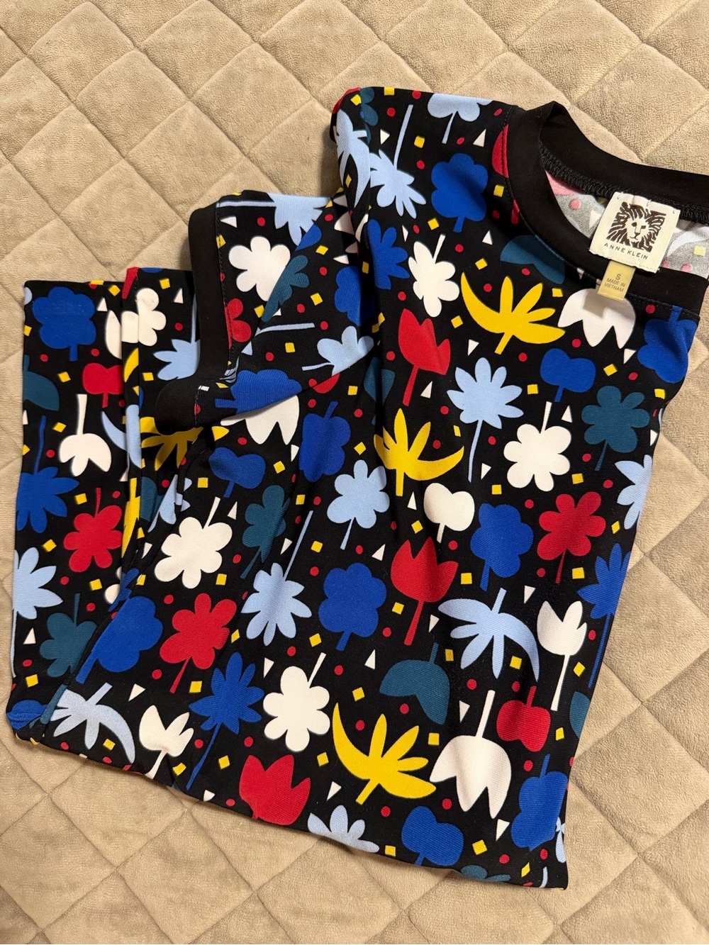 Anne Klein Abstract Mod Print Button Back Top